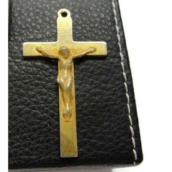 Gold Tone Cross Crucifix Charm Pendant Patina Vintage - Picture 2 of 12